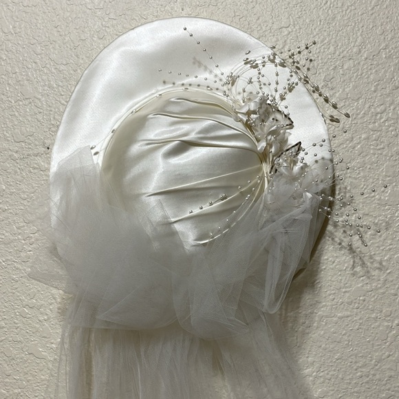 Vintage Wedding Hat And Veil With Beads. Very Beautiful And Classic. - Picture 3 of 9